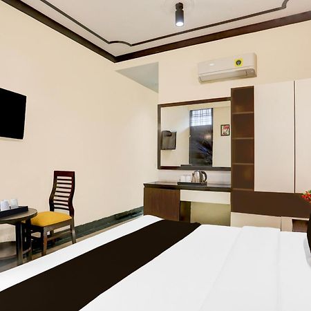 Super Townhouse Sushant Lok Phase 1 Formerly Hotel Neven Gurgaon Eksteriør bilde