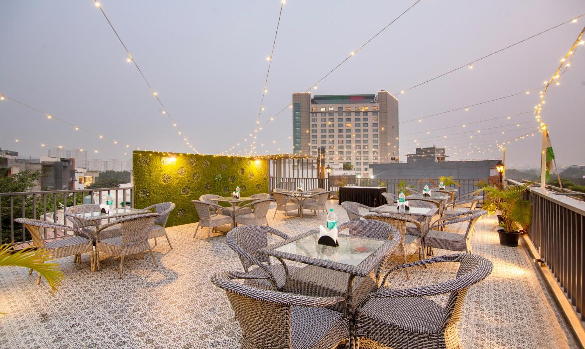 Super Townhouse Sushant Lok Phase 1 Formerly Hotel Neven Gurgaon Eksteriør bilde