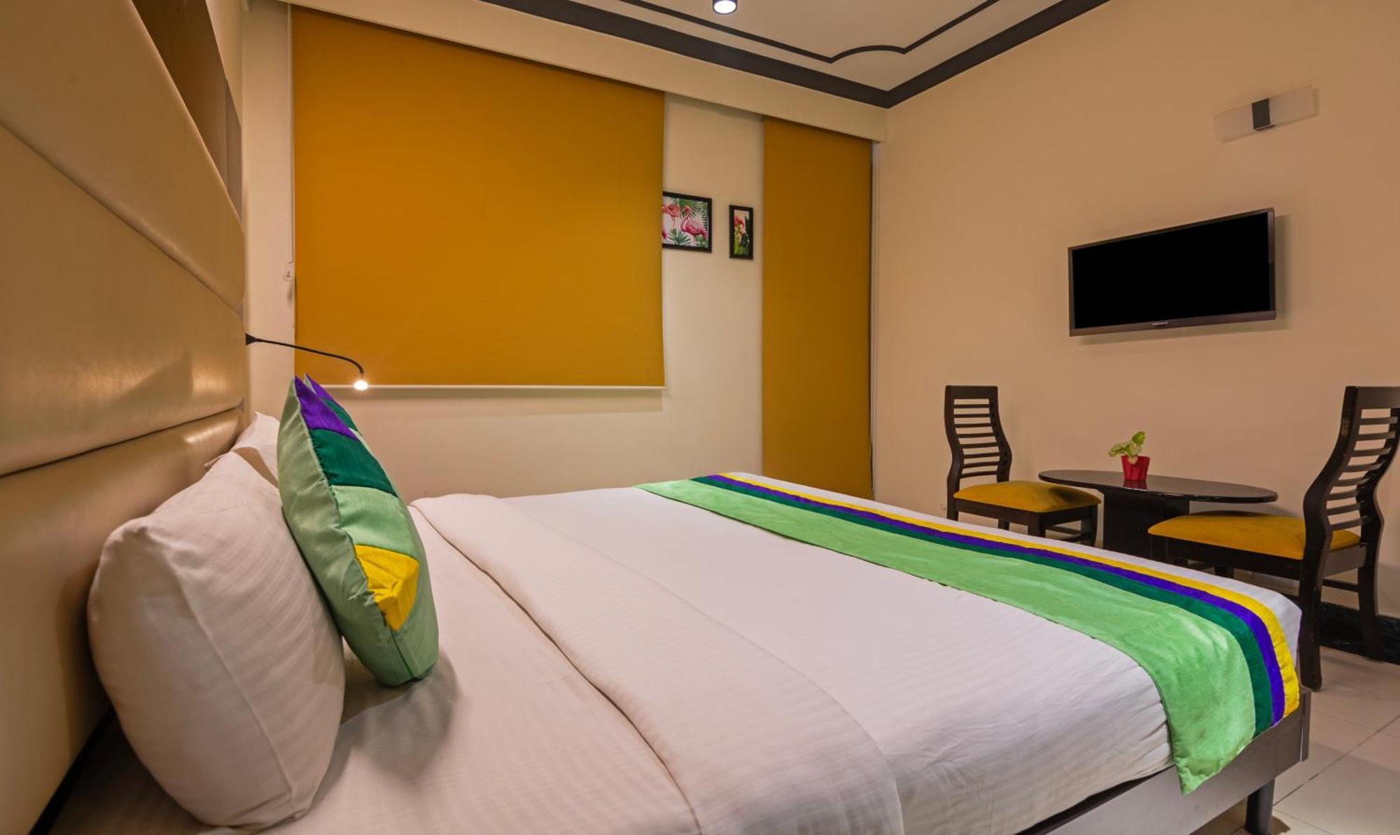 Super Townhouse Sushant Lok Phase 1 Formerly Hotel Neven Gurgaon Eksteriør bilde
