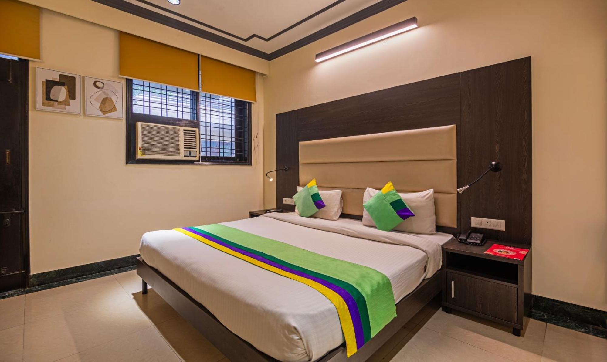 Super Townhouse Sushant Lok Phase 1 Formerly Hotel Neven Gurgaon Eksteriør bilde