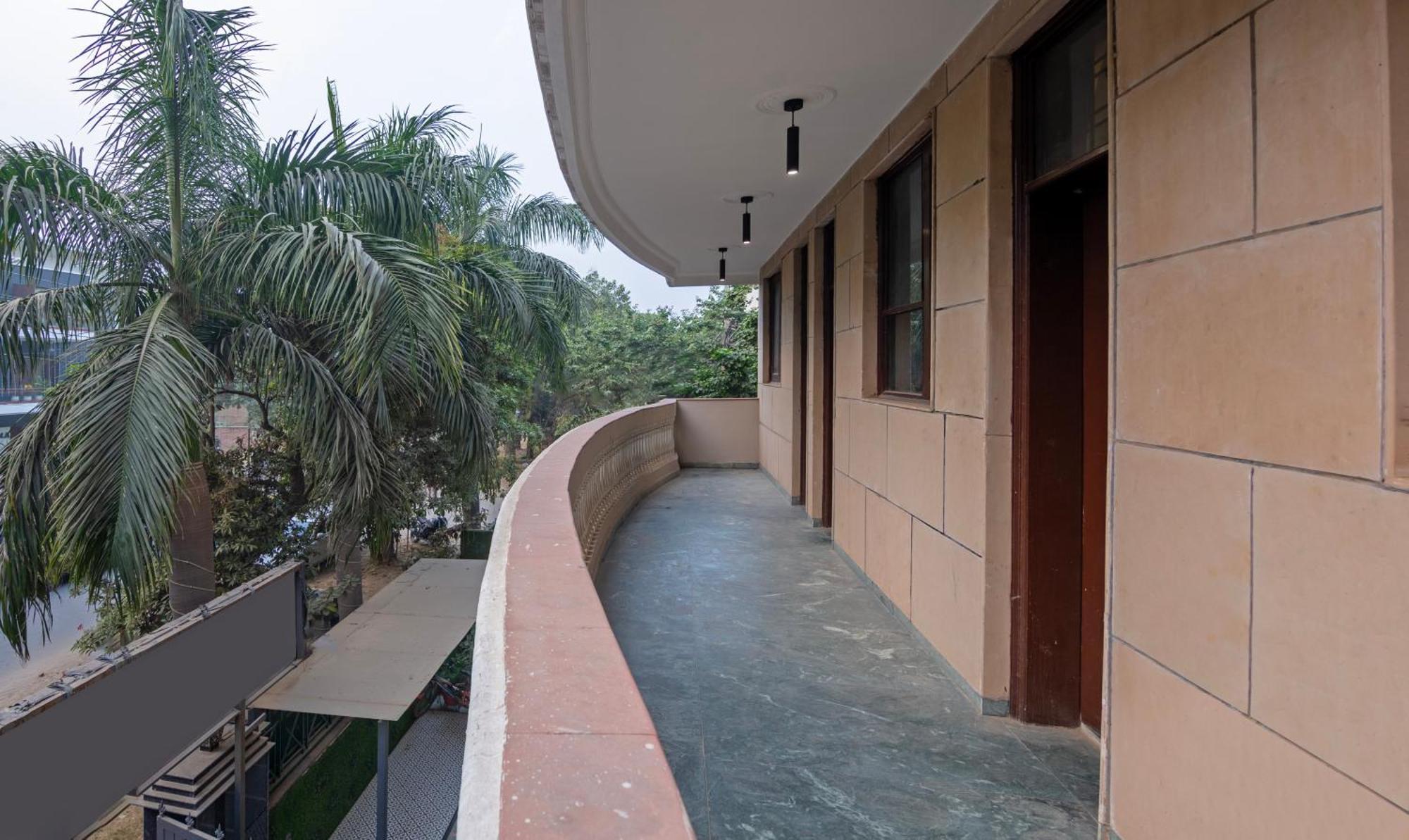 Super Townhouse Sushant Lok Phase 1 Formerly Hotel Neven Gurgaon Eksteriør bilde