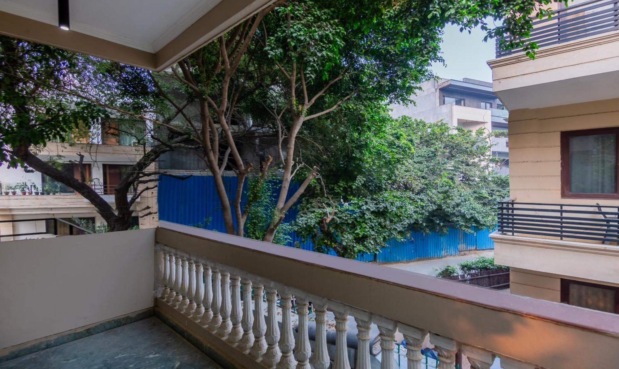 Super Townhouse Sushant Lok Phase 1 Formerly Hotel Neven Gurgaon Eksteriør bilde