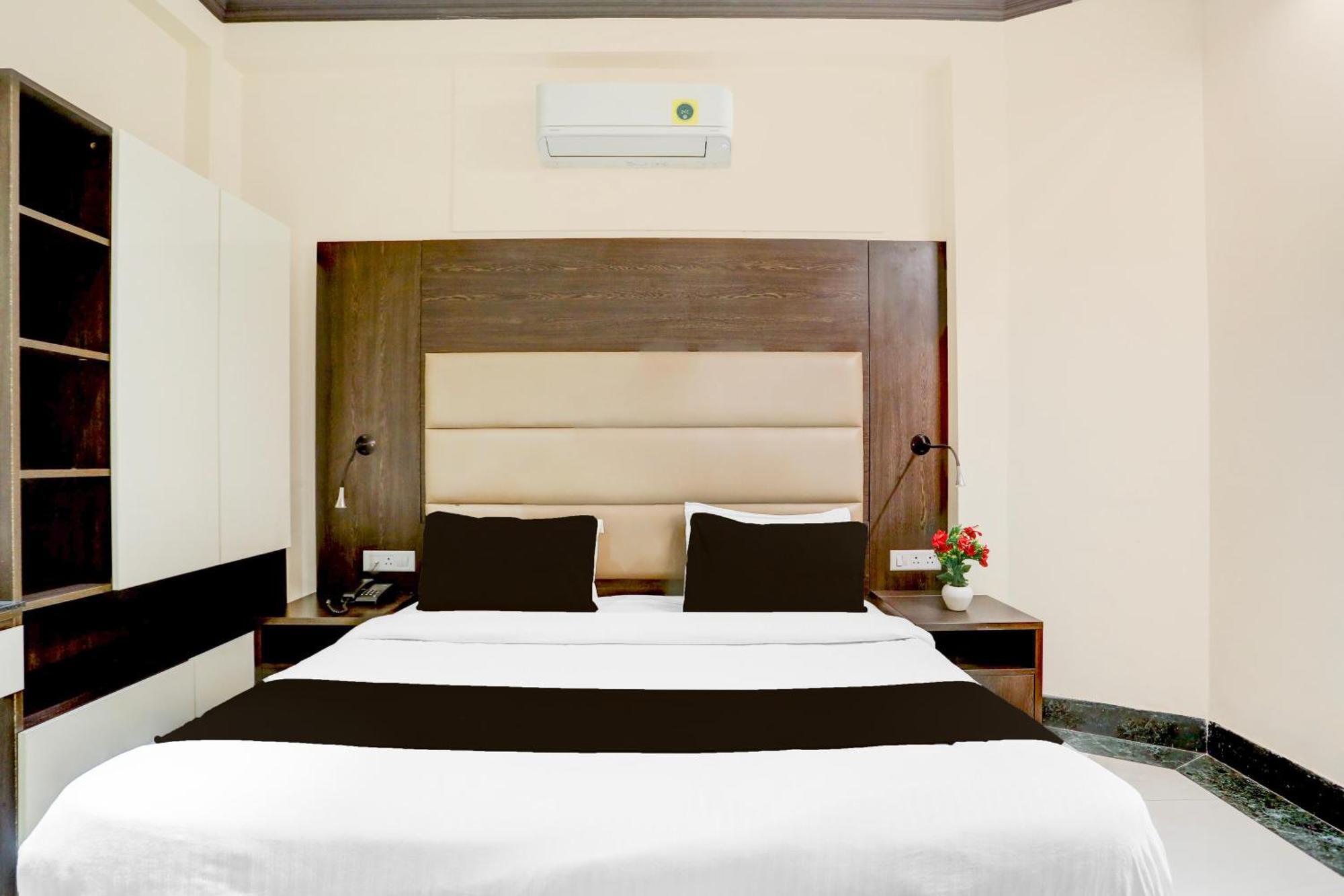 Super Townhouse Sushant Lok Phase 1 Formerly Hotel Neven Gurgaon Eksteriør bilde