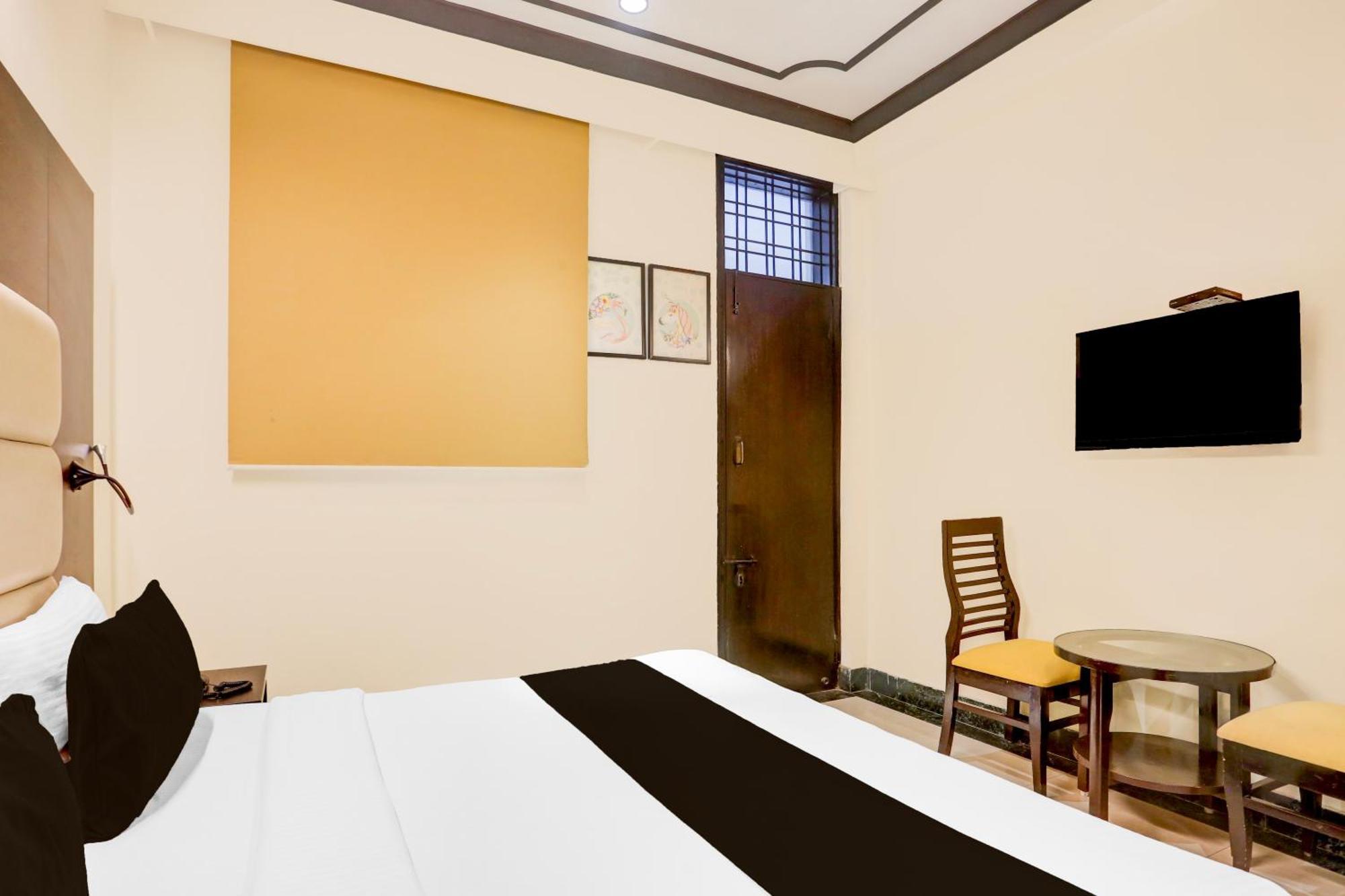 Super Townhouse Sushant Lok Phase 1 Formerly Hotel Neven Gurgaon Eksteriør bilde