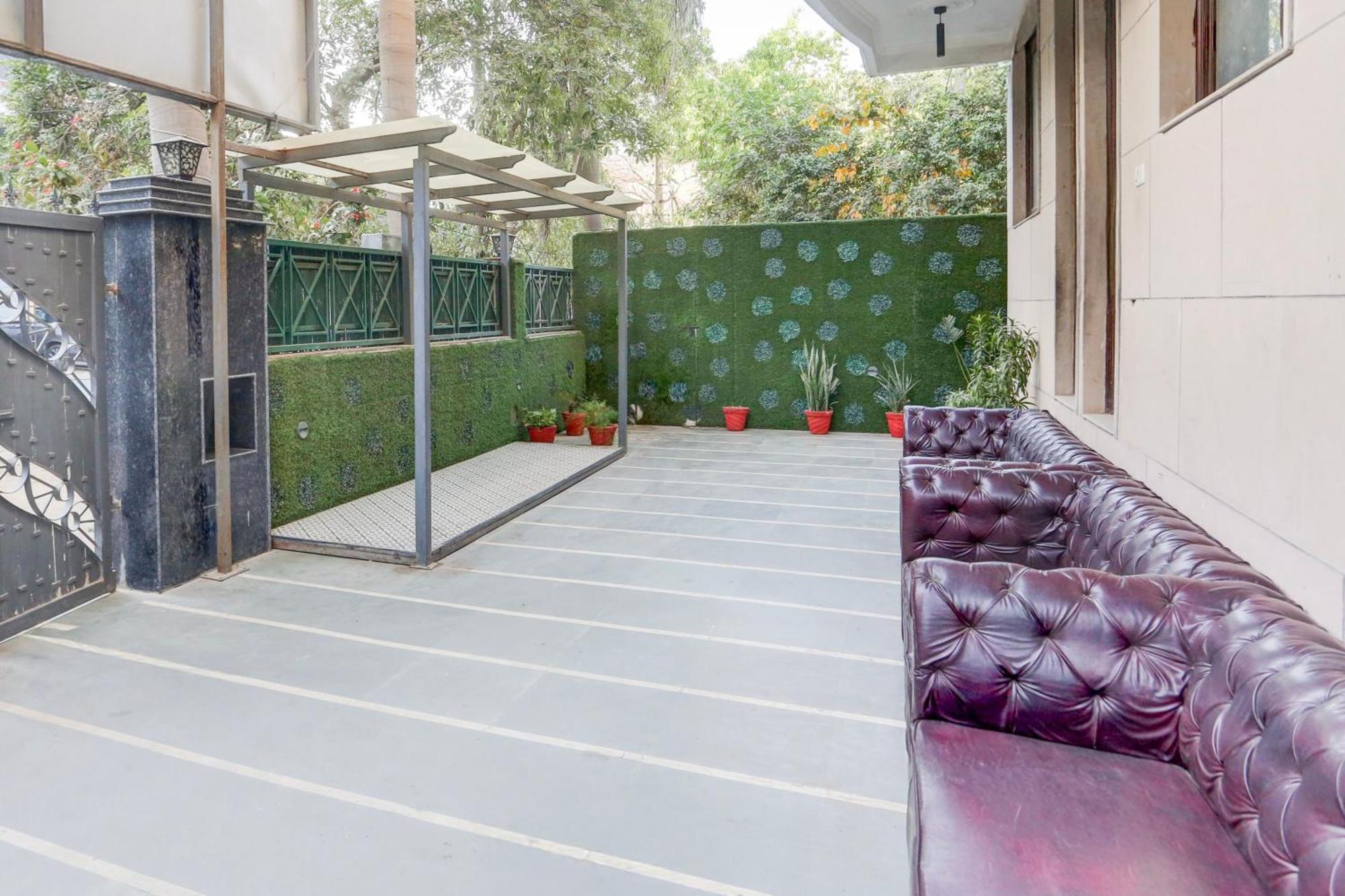 Super Townhouse Sushant Lok Phase 1 Formerly Hotel Neven Gurgaon Eksteriør bilde
