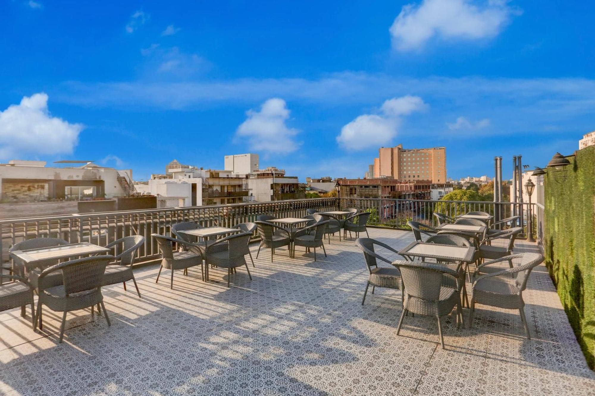 Super Townhouse Sushant Lok Phase 1 Formerly Hotel Neven Gurgaon Eksteriør bilde