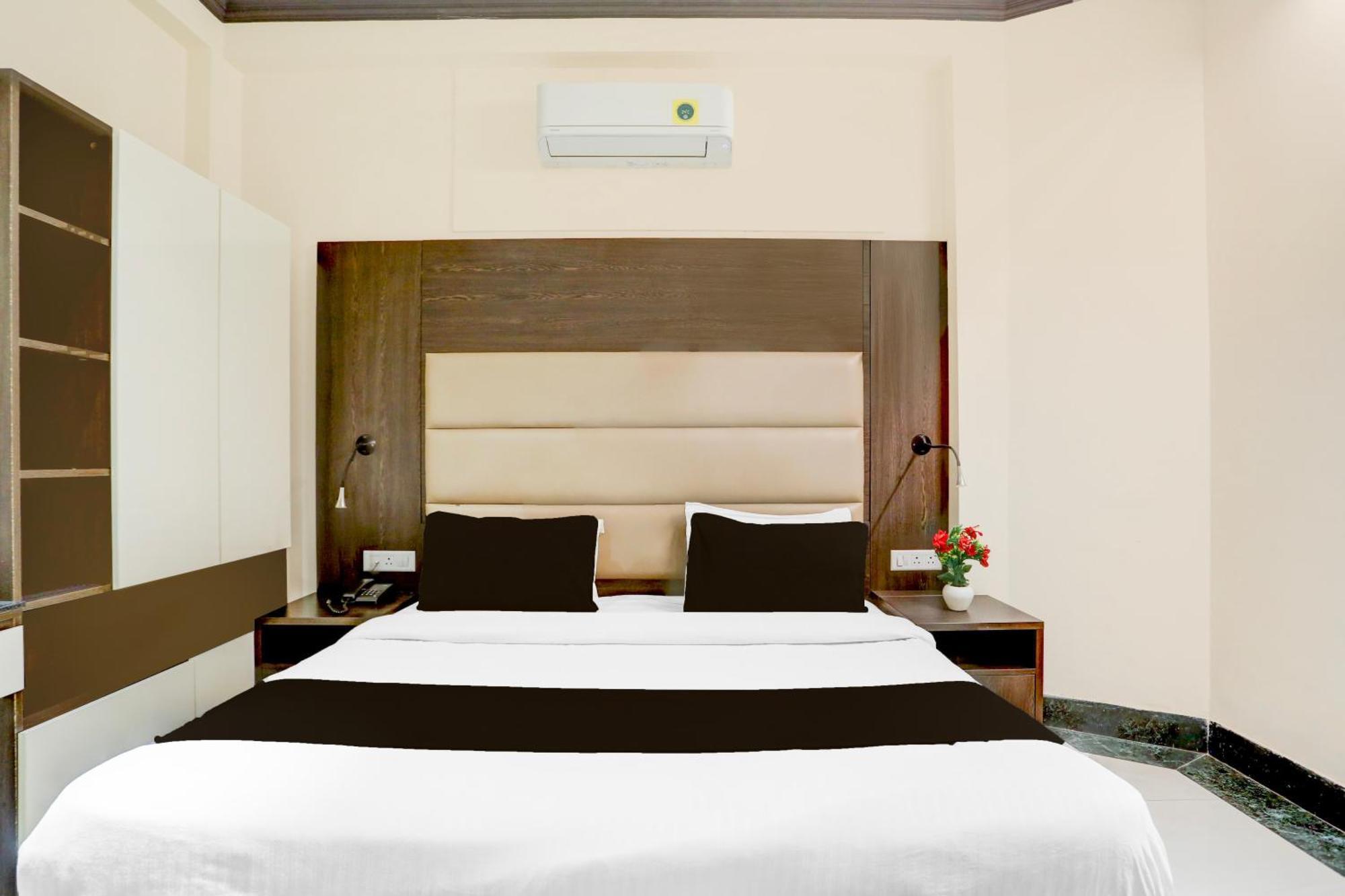 Super Townhouse Sushant Lok Phase 1 Formerly Hotel Neven Gurgaon Eksteriør bilde