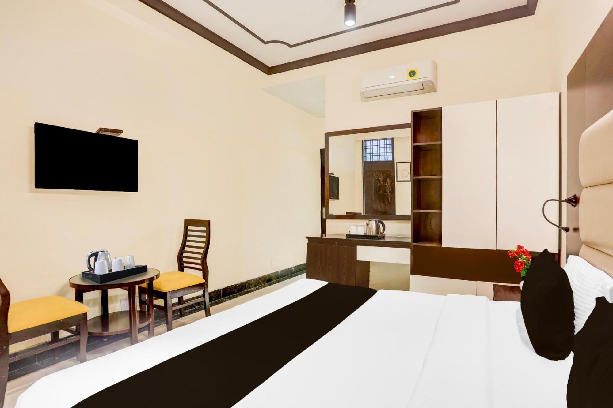 Super Townhouse Sushant Lok Phase 1 Formerly Hotel Neven Gurgaon Eksteriør bilde