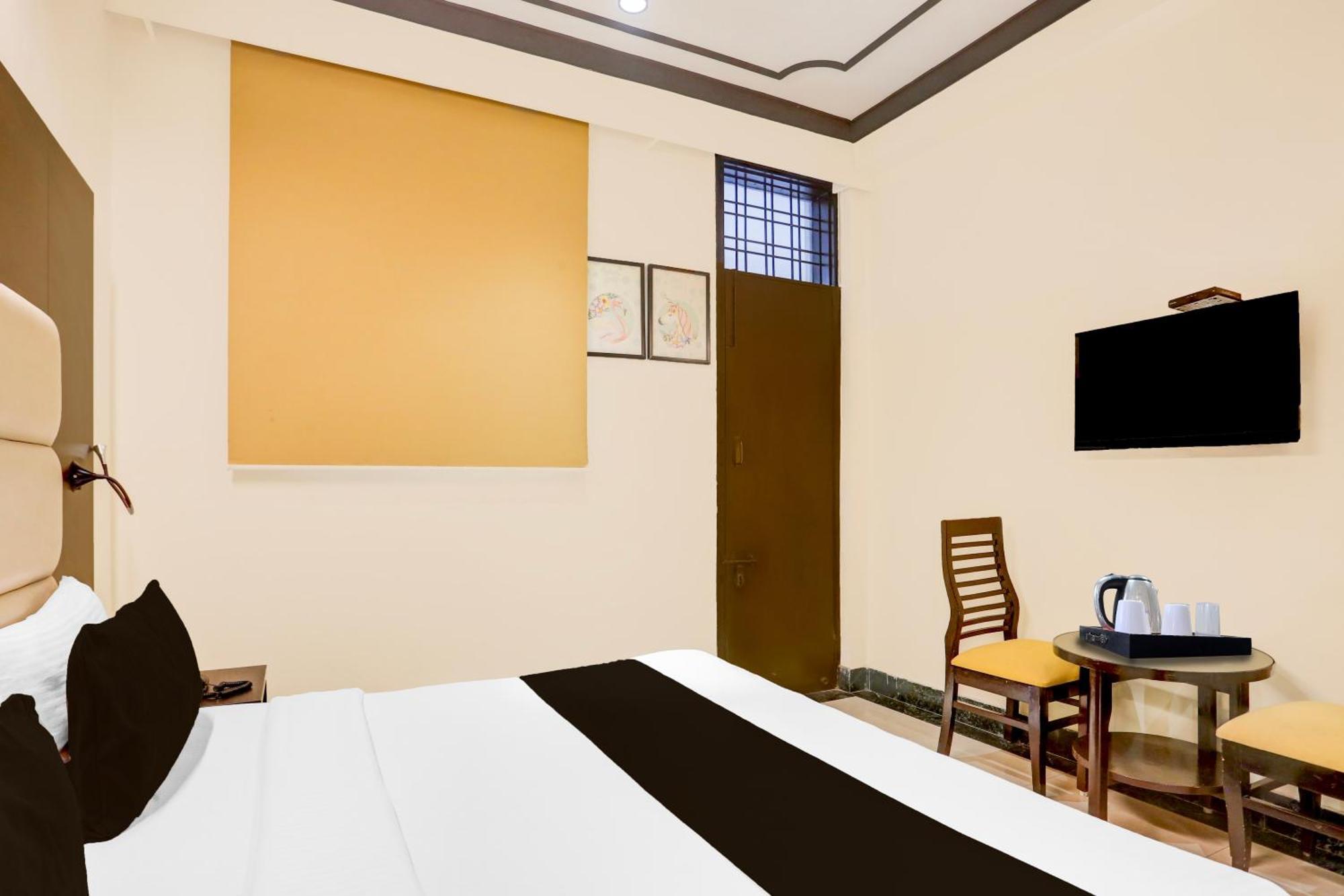 Super Townhouse Sushant Lok Phase 1 Formerly Hotel Neven Gurgaon Eksteriør bilde