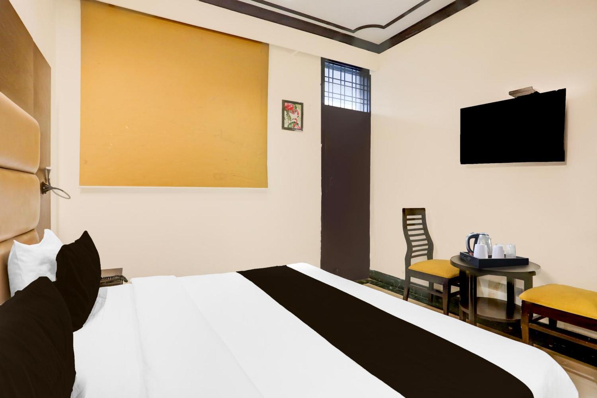 Super Townhouse Sushant Lok Phase 1 Formerly Hotel Neven Gurgaon Eksteriør bilde